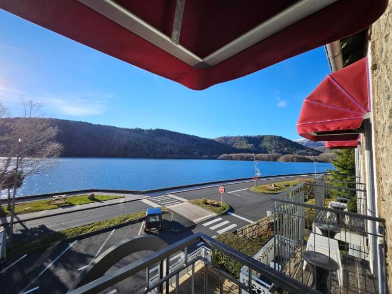 Hotel La Bonne Hotesse Chambon-sur-Lac Exterior photo